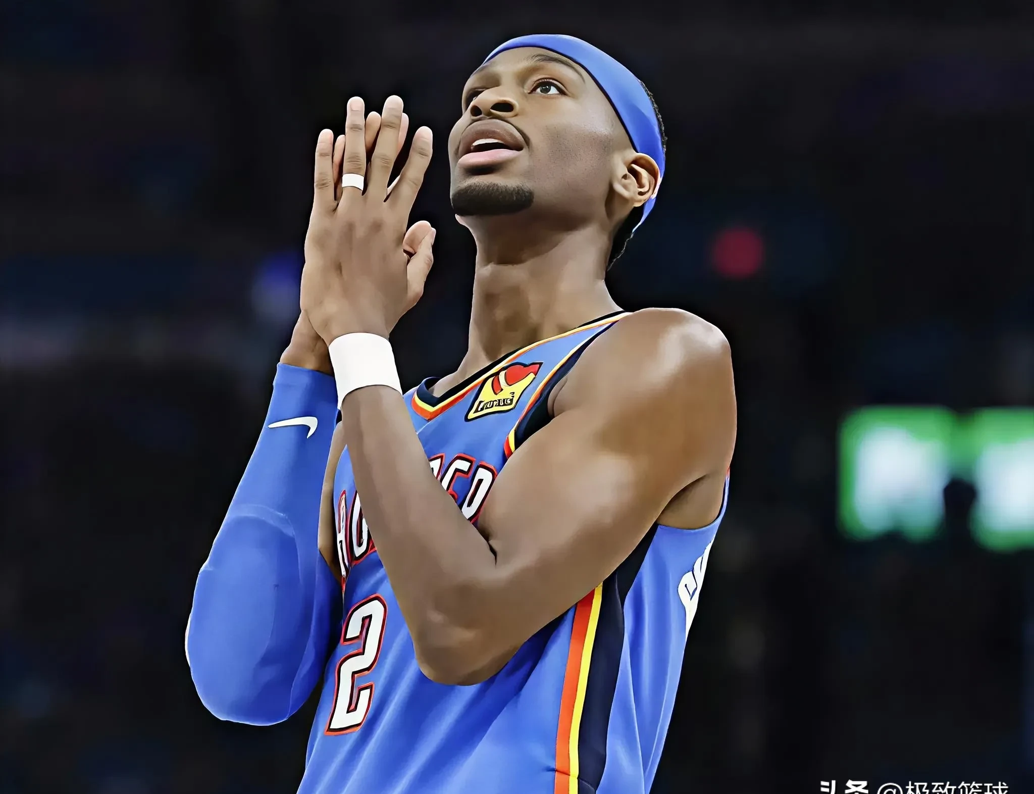 雷霆碾压雄鹿，武切维奇统治全场