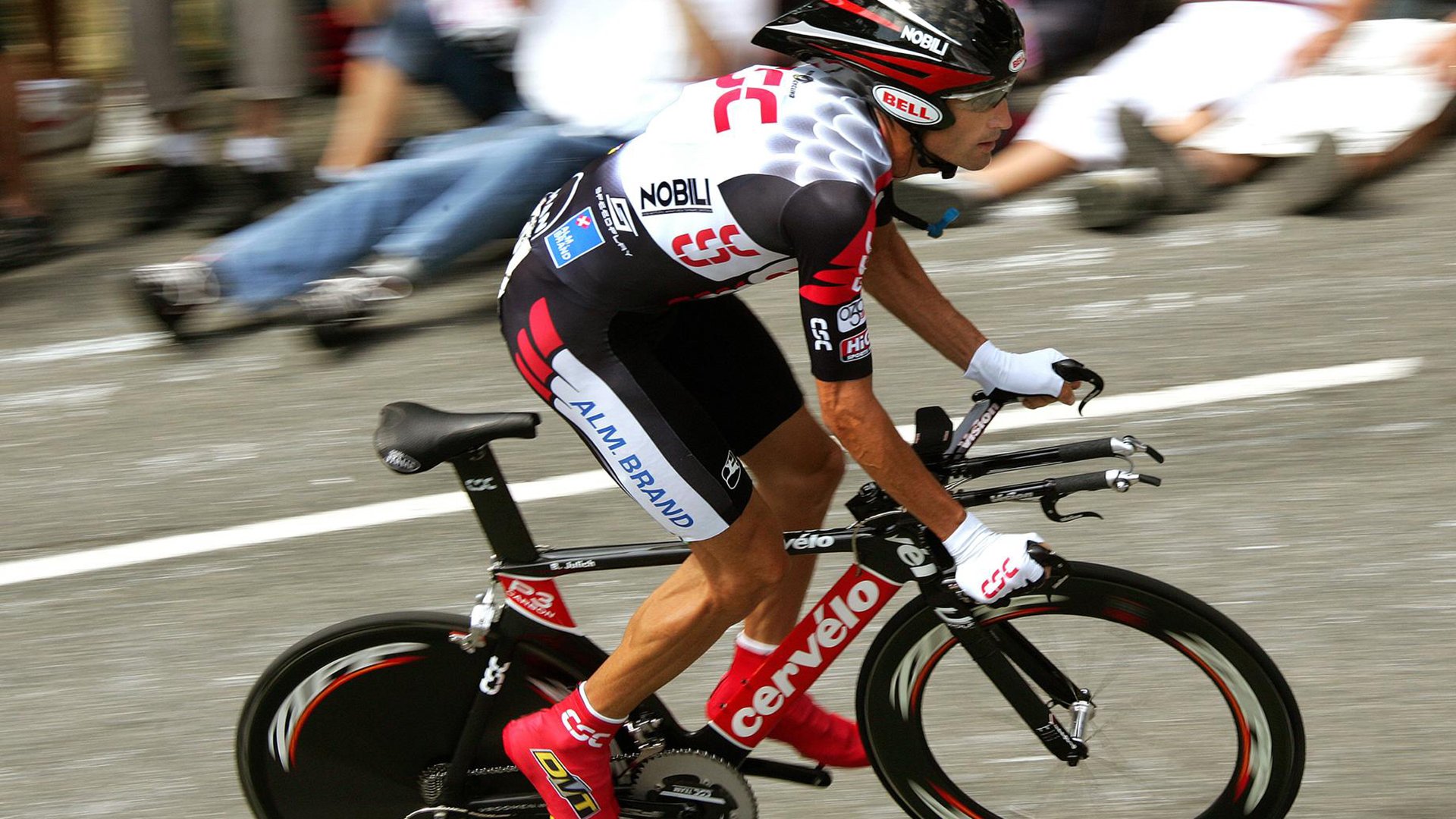 巴西斩落勒沃库森，阿劳霍在年度焦点之战接管比赛